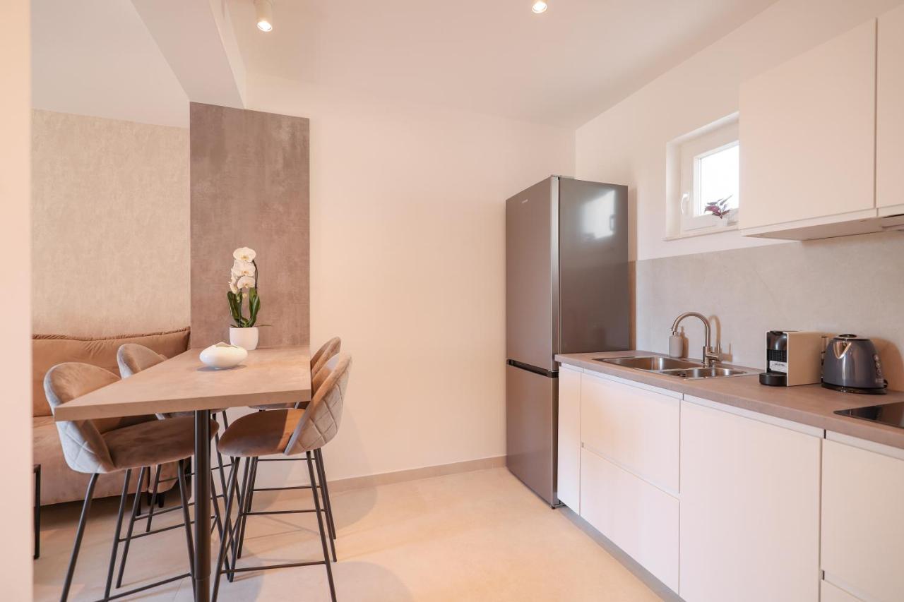 Apartments Mila Sveti Filip i Jakov Zewnętrze zdjęcie